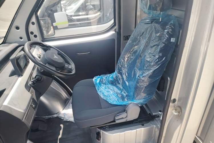 Used Neomor D02 2023 120km Van Comfort Version Left Rear Seat