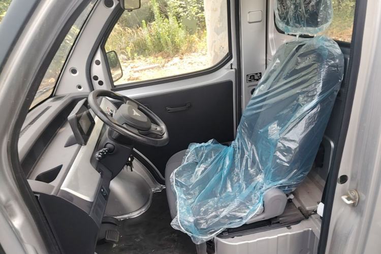 Used Neomor D02 2023 120km Flatbed Comfort Version Left Rear Seat