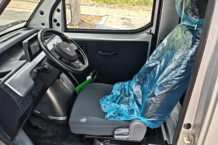 Used Neomor D02 2023 120km Van Comfort Version Left Rear Seat