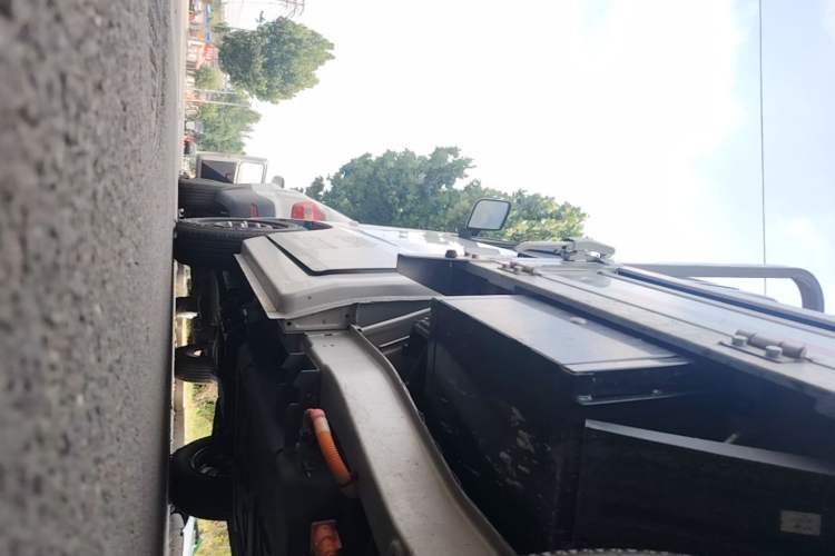 Used Neomor D02 2023 120km Flatbed Comfort Version Left Side Sill