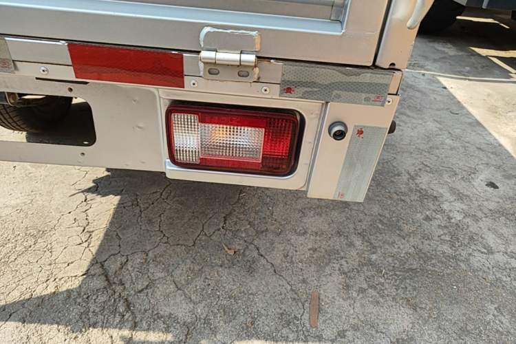 Used Neomor D02 2023 120km Flatbed Comfort Version Right Rear Taillight