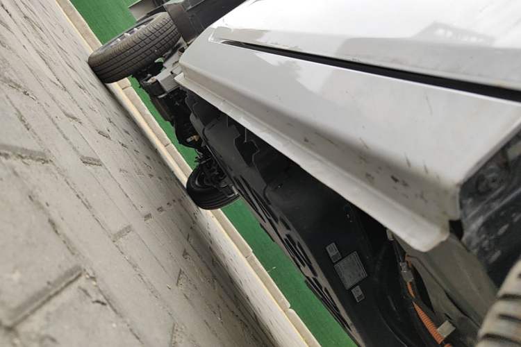 Used Neomor D02 2023 120km Van Comfort Version Right Side Sill