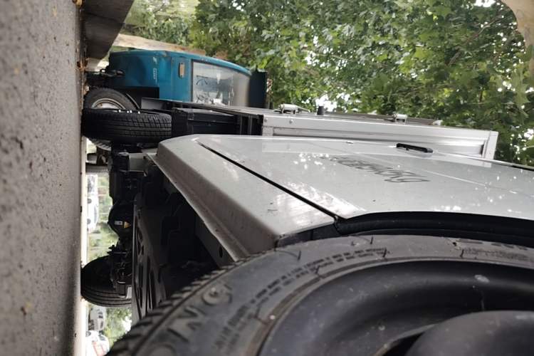 Used Neomor D02 2023 120km Van Comfort Version Right Side Sill
