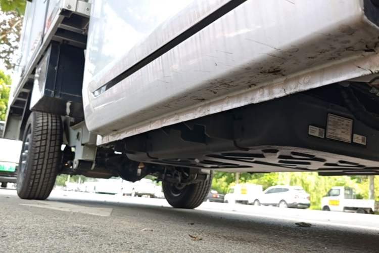 Used Neomor D02 2023 120km Van Comfort Version Right Side Sill