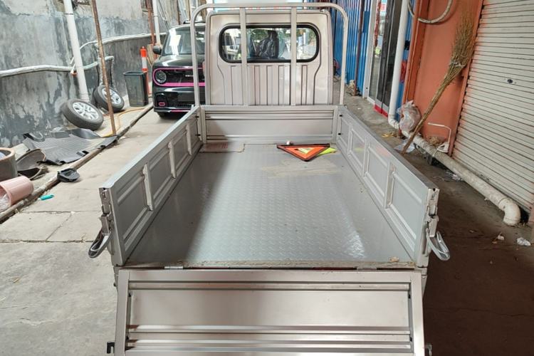 Used Neomor D02 2023 120km Flatbed Comfort Version Trunk
