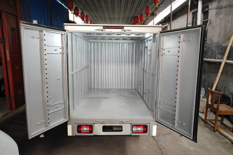 Used Neomor D02 2023 120km Van Comfort Version Trunk