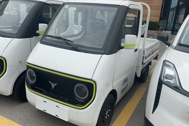 Used Neomor D02 2023 120km Flatbed Comfort Version