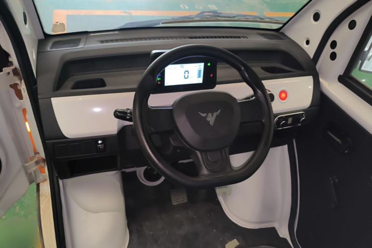 Used Neomor D02 2023 120km Van Comfort Version Center Console