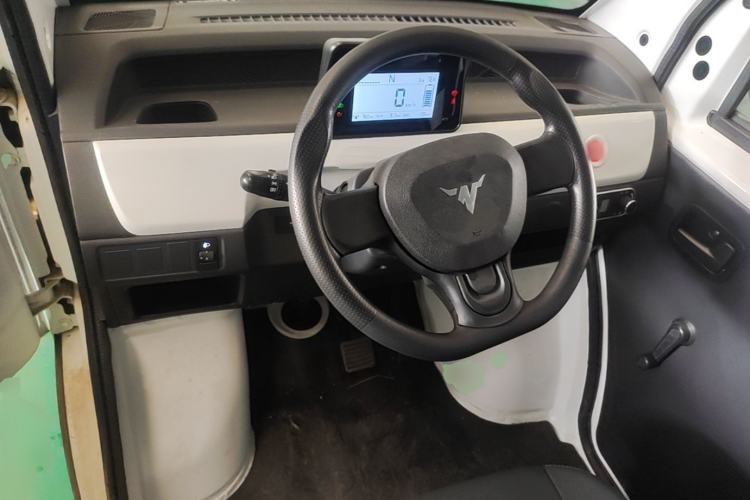 Used Neomor D02 2023 120km Van Comfort Version Center Console