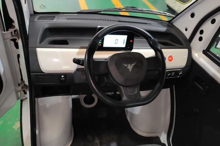 Used Neomor D02 2023 120km Flatbed Comfort Version Center Console