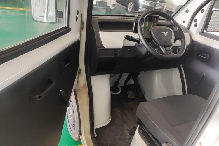 Used Neomor D02 2023 120km Van Comfort Version Driver Seat