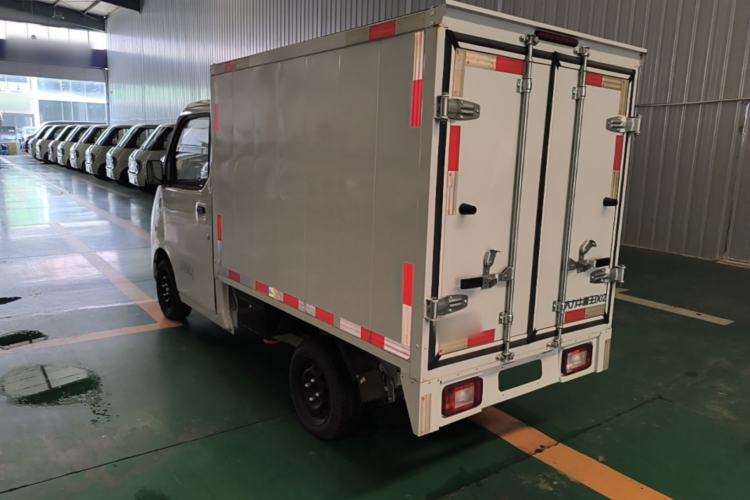 Used Neomor D02 2023 120km Van Comfort Version Exterior 2