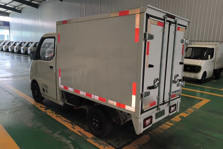 Used Neomor D02 2023 120km Van Comfort Version Exterior 2