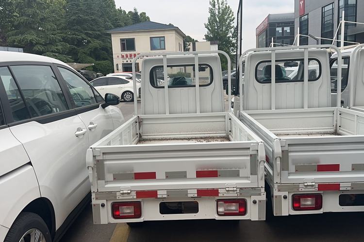 Used Neomor D02 2023 120km Flatbed Comfort Version Exterior 4