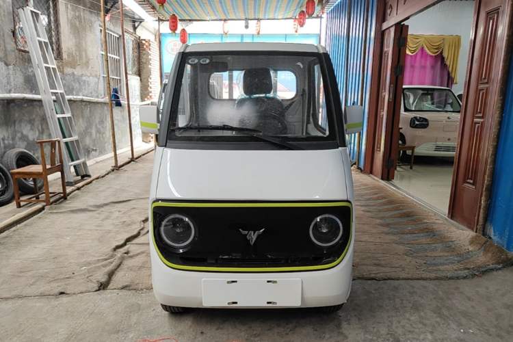 Used Neomor D02 2023 120km Flatbed Comfort Version Front