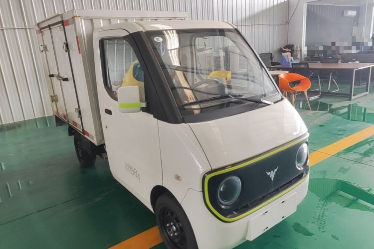Used Neomor D02 2023 120km Van Comfort Version Front Right 45 Deg