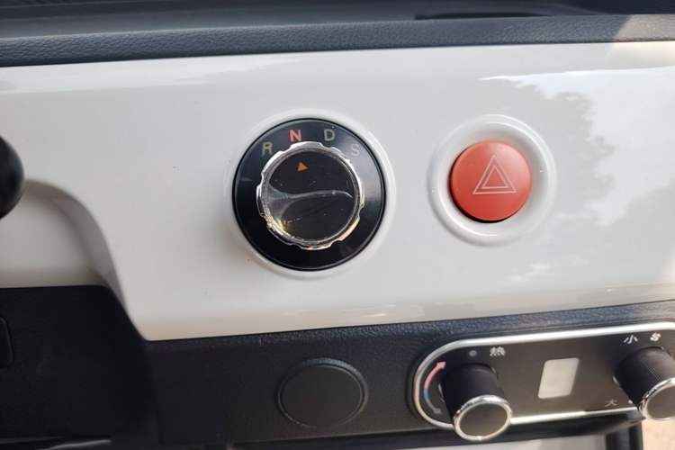 Used Neomor D02 2023 120km Flatbed Comfort Version Gear Lever