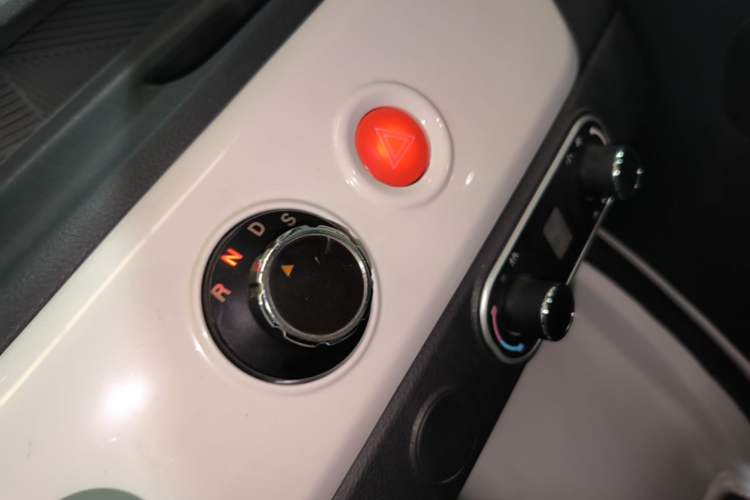 Used Neomor D02 2023 120km Flatbed Comfort Version Gear Lever
