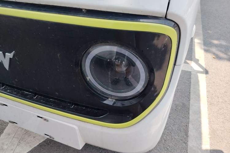 Used Neomor D02 2023 120km Flatbed Comfort Version Left Front Headlight