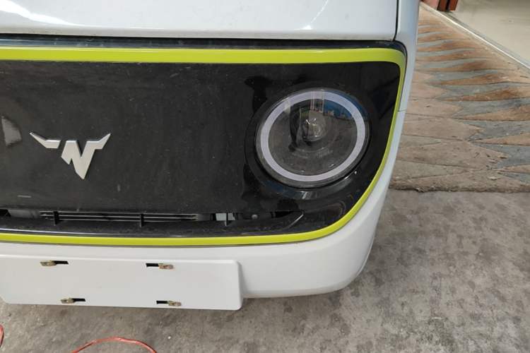 Used Neomor D02 2023 120km Flatbed Comfort Version Left Front Headlight
