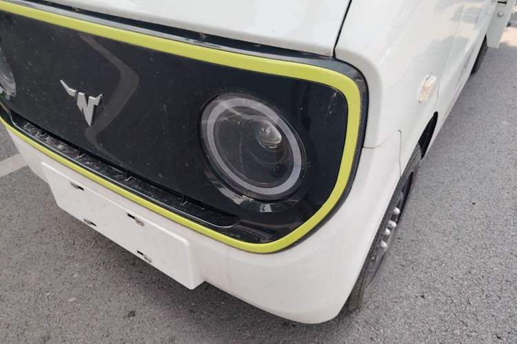Used Neomor D02 2023 120km Flatbed Comfort Version Left Front Headlight