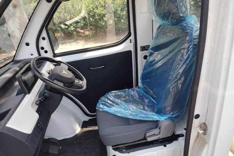 Used Neomor D02 2023 120km Flatbed Comfort Version Left Front Seat