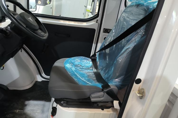 Used Neomor D02 2023 120km Flatbed Comfort Version Left Front Seat