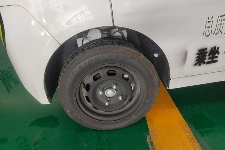Used Neomor D02 2023 120km Van Comfort Version Left Front Wheel Hub