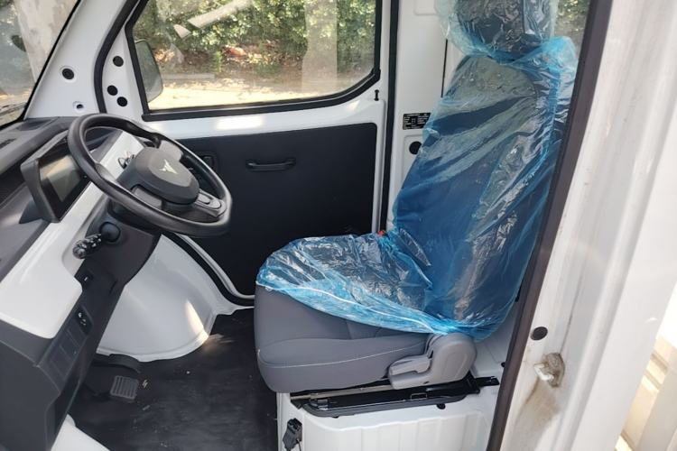 Used Neomor D02 2023 120km Flatbed Comfort Version Left Rear Seat
