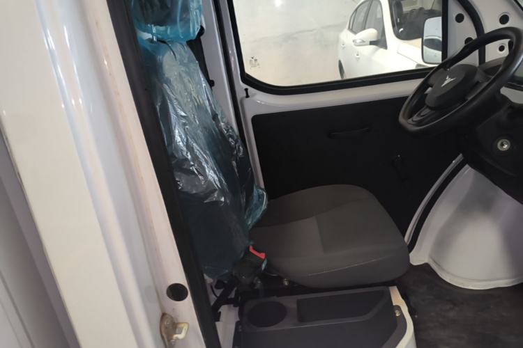 Used Neomor D02 2023 120km Van Comfort Version Right Front Seat