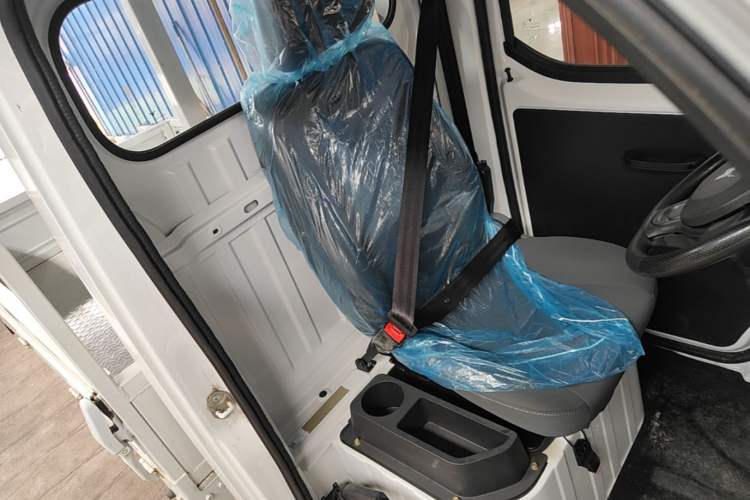 Used Neomor D02 2023 120km Flatbed Comfort Version Right Front Seat