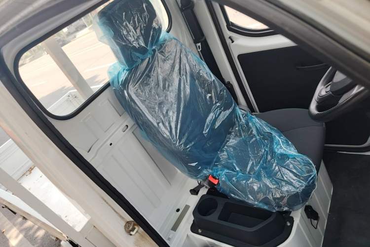 Used Neomor D02 2023 120km Flatbed Comfort Version Right Front Seat