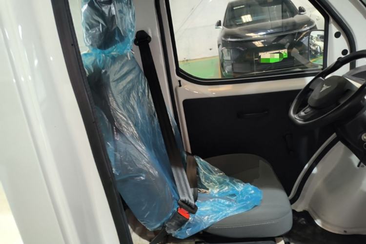 Used Neomor D02 2023 120km Flatbed Comfort Version Right Front Seat