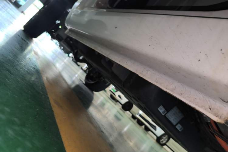 Used Neomor D02 2023 120km Van Comfort Version Right Side Sill