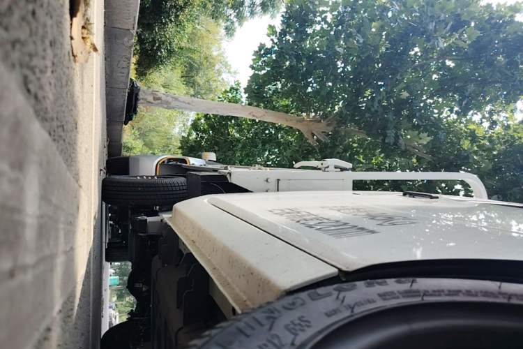 Used Neomor D02 2023 120km Flatbed Comfort Version Right Side Sill