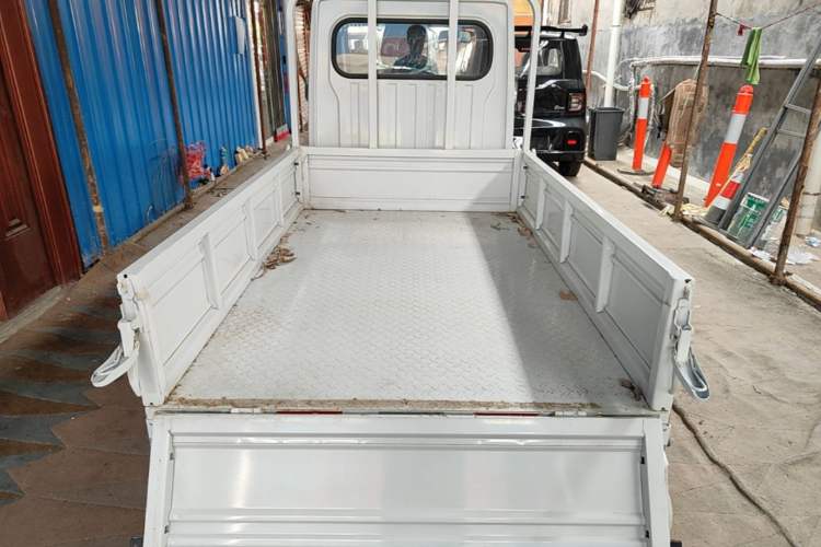 Used Neomor D02 2023 120km Flatbed Comfort Version Trunk