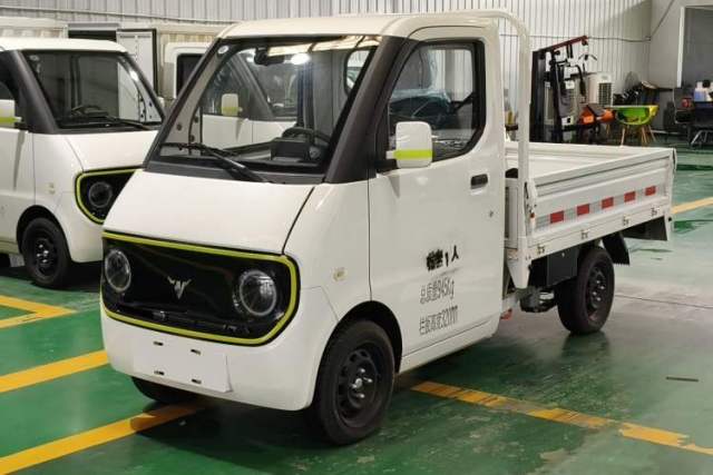 Used Neomor D02 2023 120km Flatbed Comfort Version