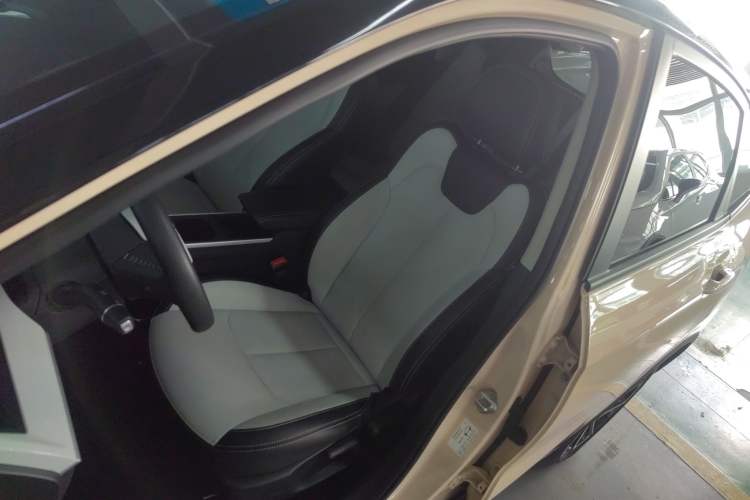 Used NETA AYA 2023 401 Left Front Seat
