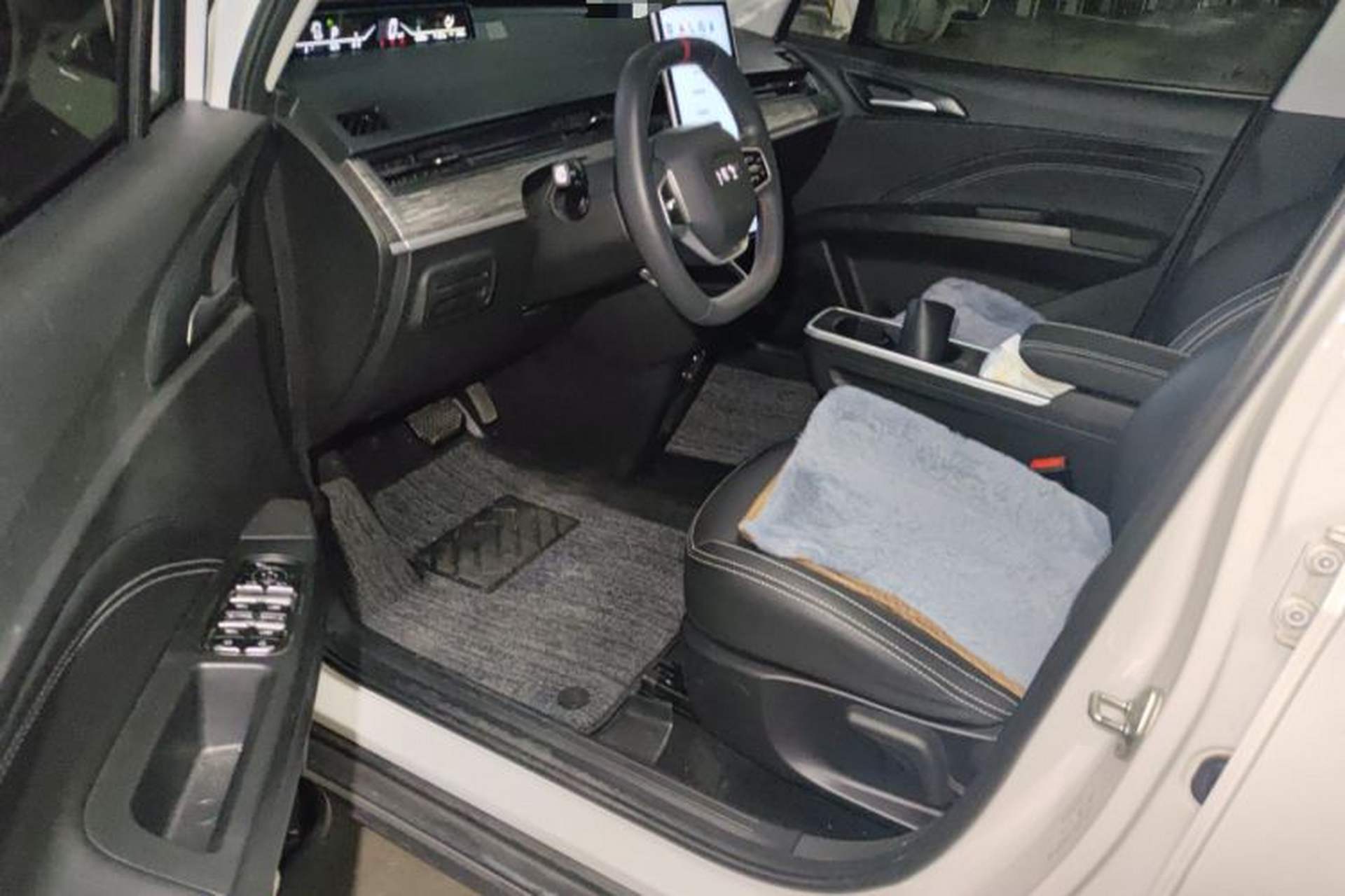 Used NETA AYA 2023 401 Lite Driver Seat