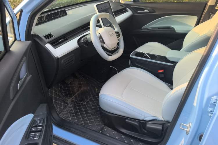 Used NETA AYA 2023 401 Lite Driver Seat