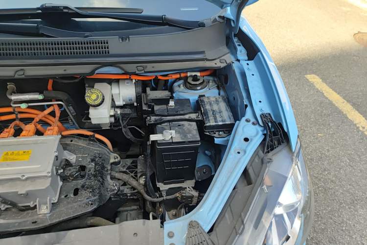 Used NETA AYA 2023 318 Lite Engine Bay Left