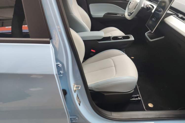 Used NETA AYA 2023 318 Lite Right Front Seat