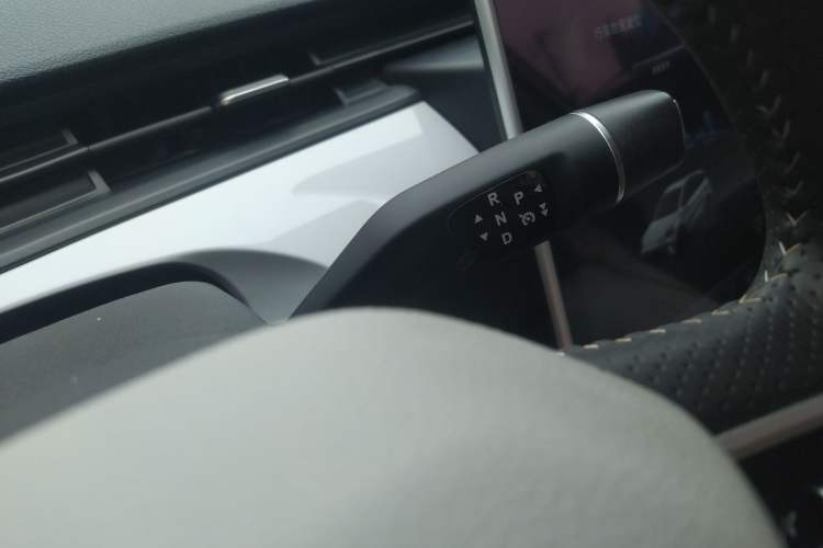 Used NETA AYA 2023 401 Gear Lever