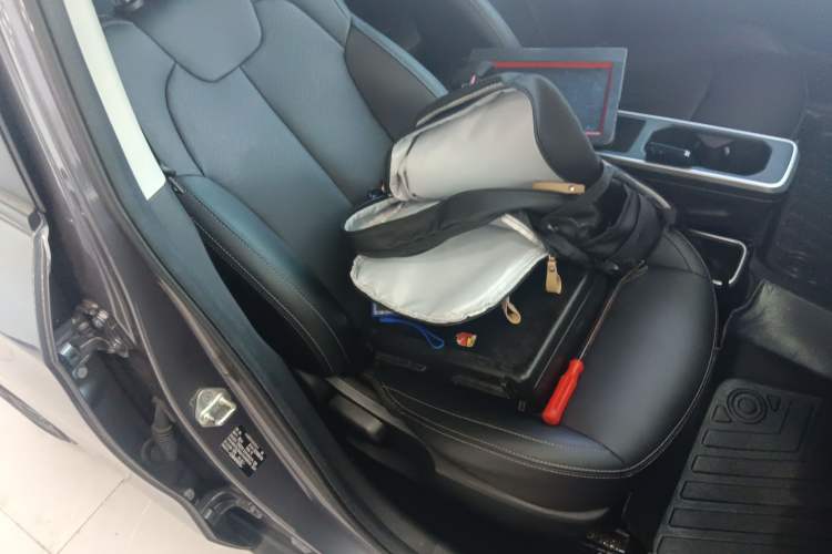 Used NETA AYA 2023 318 Lite Right Front Seat