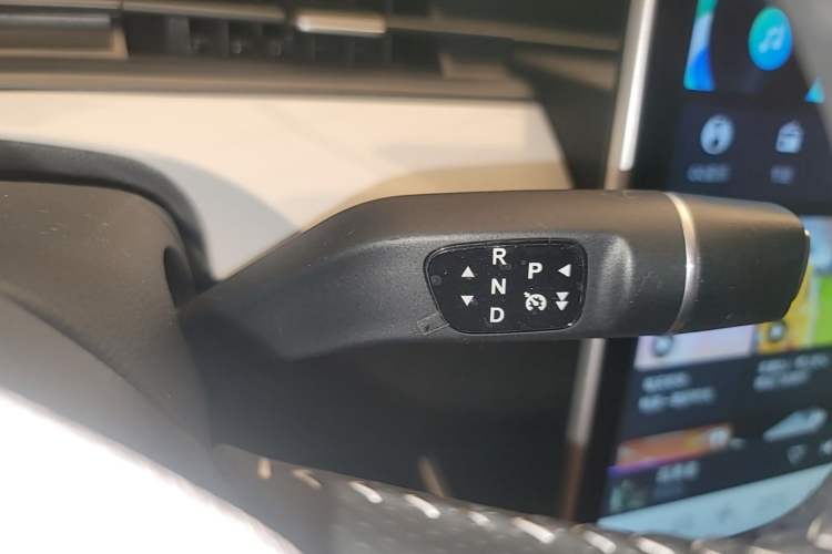 Used NETA AYA 2023 401 Gear Lever