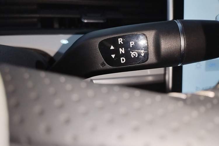 Used NETA AYA 2023 401 Gear Lever