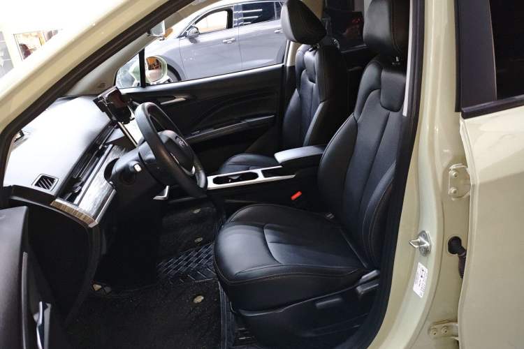 Used NETA AYA 2023 401 Left Front Seat