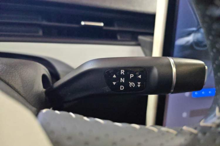 Used NETA AYA 2023 401 Gear Lever