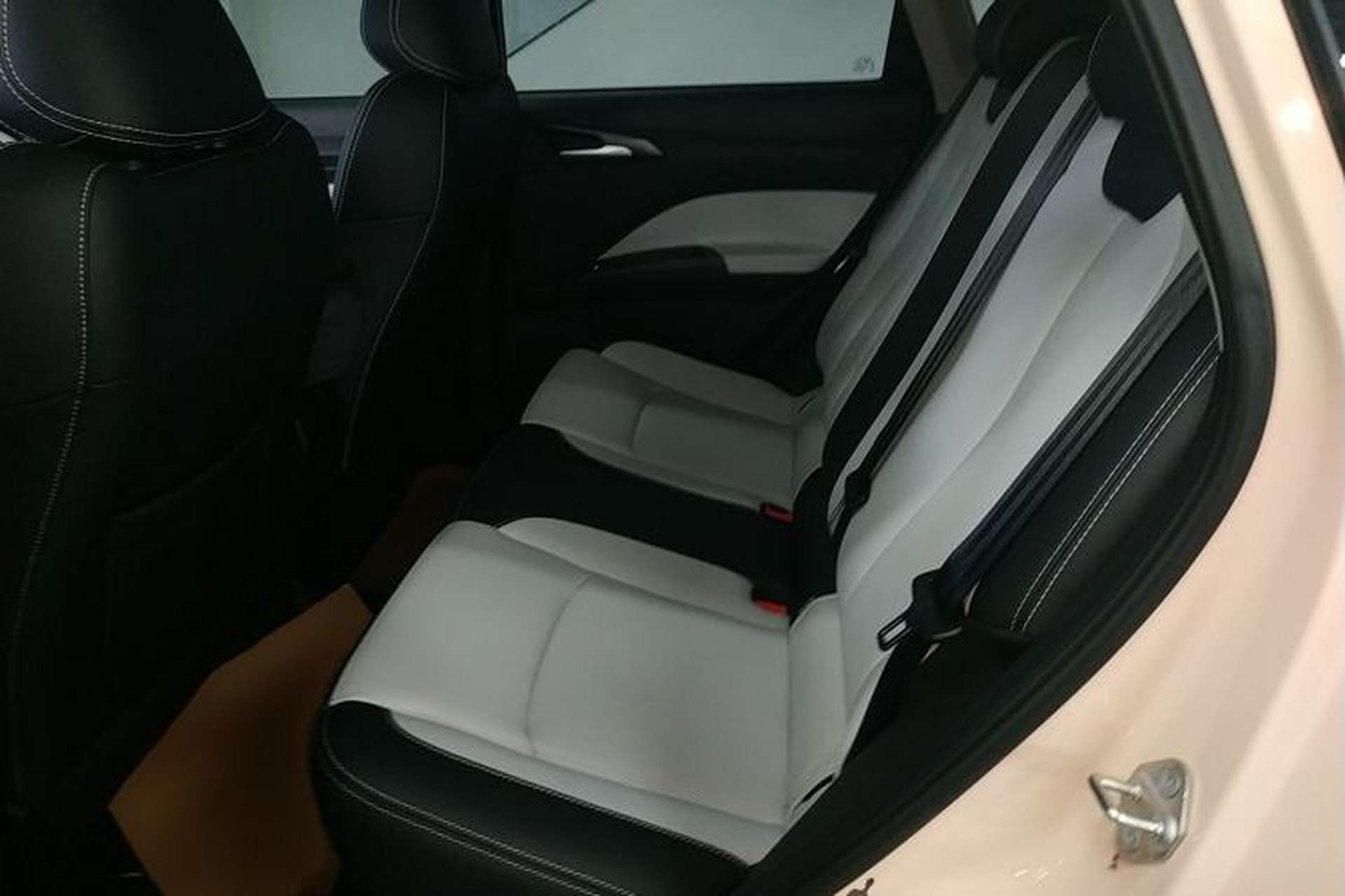 Used NETA AYA 2023 401 Lite Interior 4
