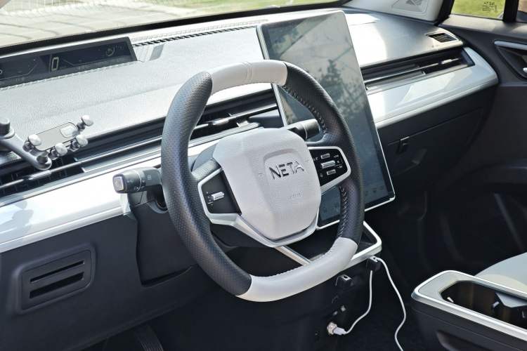 Used NETA AYA 2023 401 Lite Interior 5